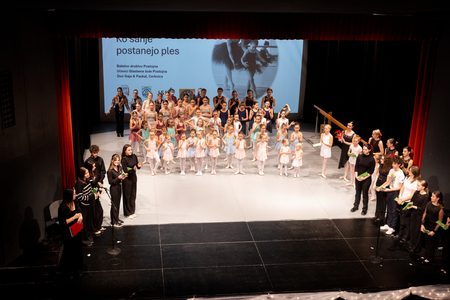 KO SANJE POSTANEJO PLES foto V. Leban-